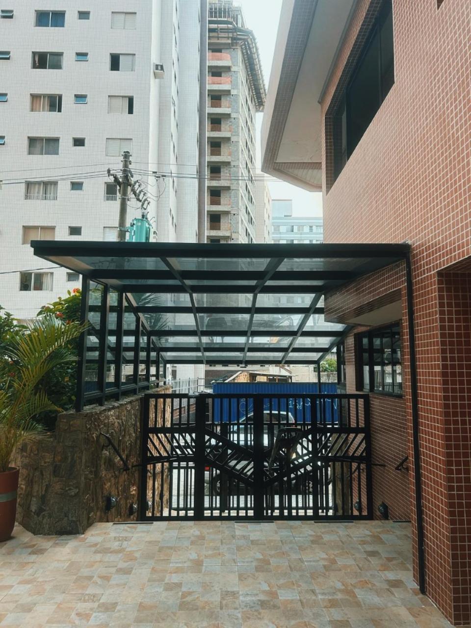Apto Frente A - Guilhermina * Praia Grande (Santos)